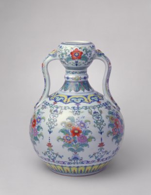 Polychrome Ruyi ear garlic bottle