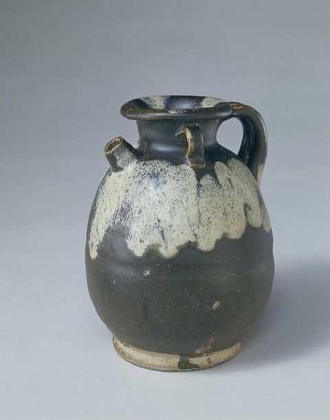 鲁山窑黑釉蓝斑壶